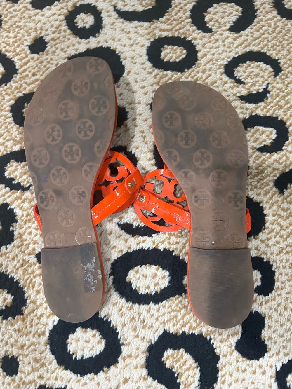 Tory Burch Orange Logo Cutout Thong Sandals - Picture 2 of 2